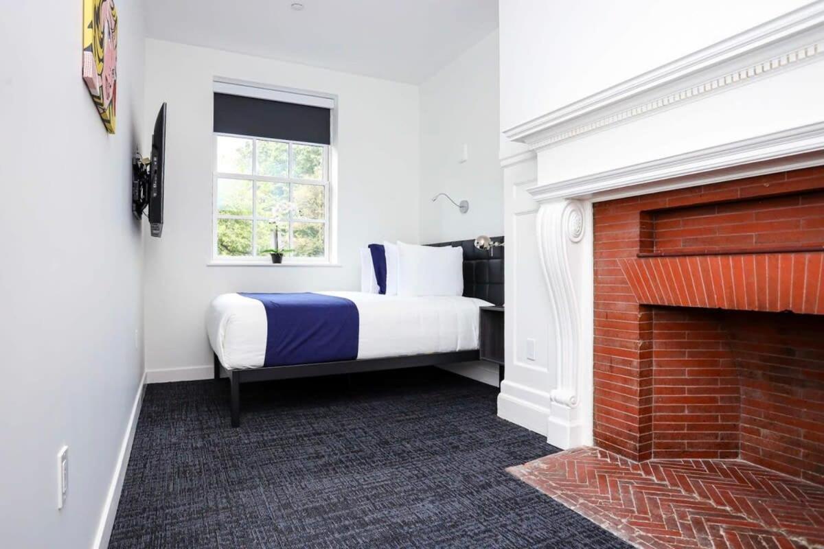 Stylish Hotel Room In Boston'S Fenway - Unit #107 Экстерьер фото