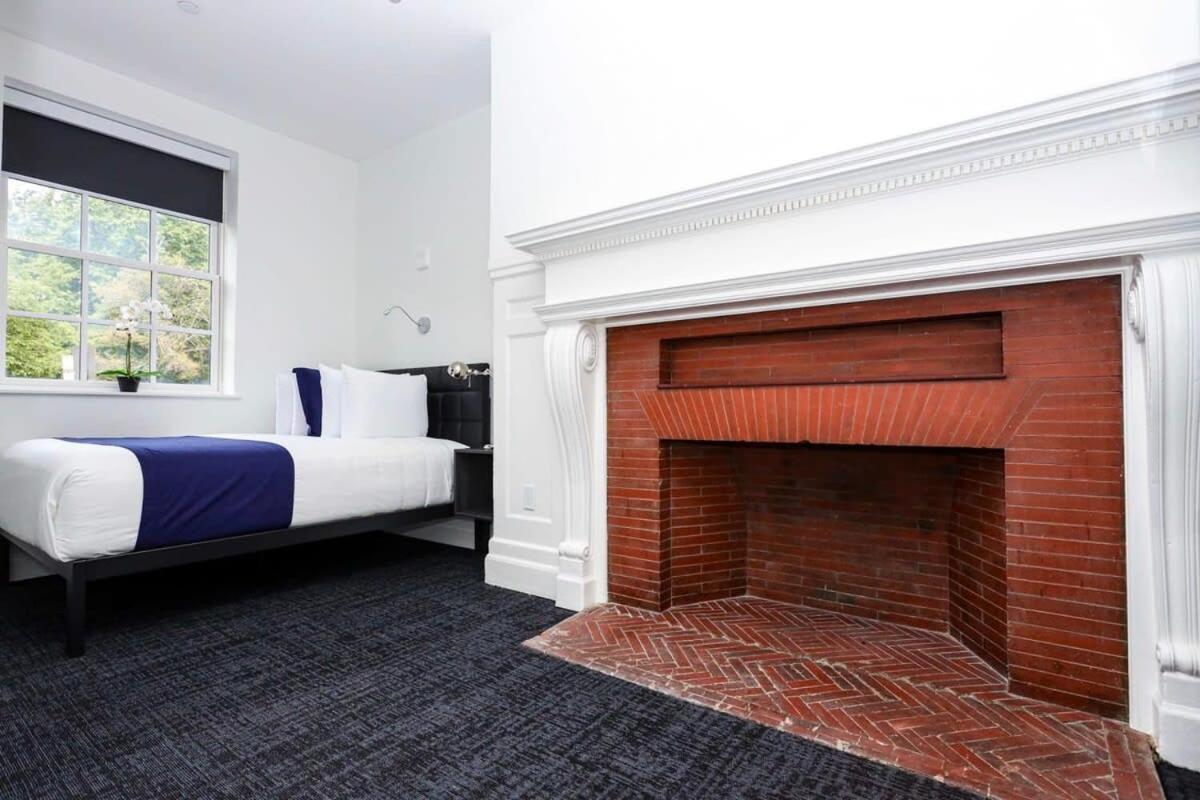 Stylish Hotel Room In Boston'S Fenway - Unit #107 Экстерьер фото